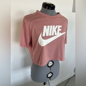 Cropped Nike top